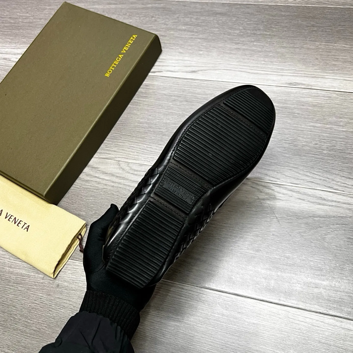 Factory price 480 BV 〰️Purely handmade classic men's beanie shoes👉👉driving shoes, slip-on shoes, made of imported cowhide from Italy, 💕water-dyed cowhide lining, 🔊original outsole, waterproof platform design, comfortable on the feet. Good choice for traveling and driving, single color available, code number: 38-44, (45 can be customized)